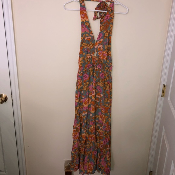 Zesica Dresses & Skirts - Retro Floral Halter Maxi Dress